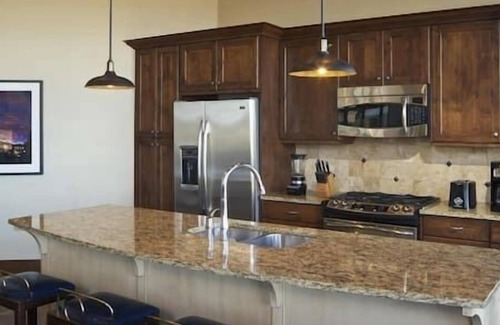 The Timbers Resort | Studio Sunrise Lodge Resort & Spa Ski-In/Out, Heated Pool