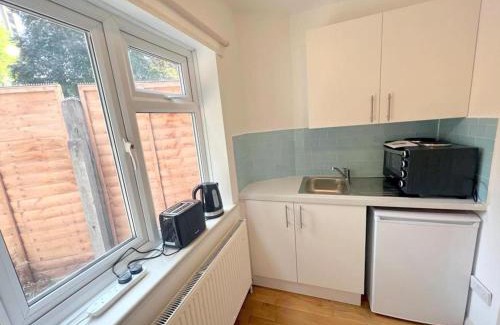 Sutton South House | Studio (Twin) in Central Sutton