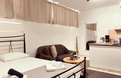 Larissa Apartment | Studio V3st & Parking