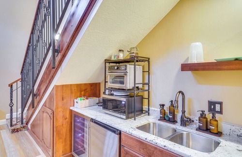 Cedar City Apartment | Studio w/Fireplace: Walk to Downtown Cedar City!
