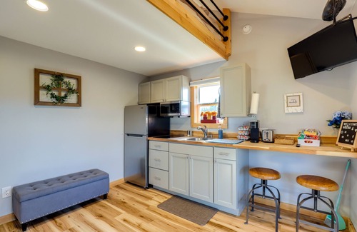 Marshall Apartment | Studio w/Loft, Hot Tub & Views in Marshall!