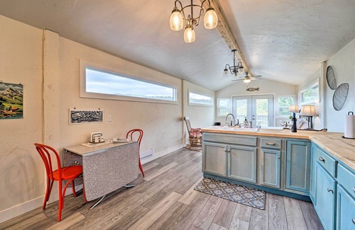 Mancos Apartment | Studio w/Mountain Views < 30 Min to Durango!