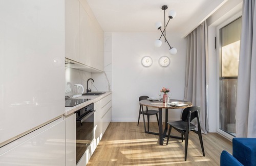 Stare Miasto District Apartment | Studio Winiarska With Parking by Renters