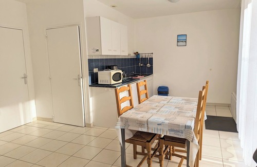 Planguenoual Apartment | Studio with sea view - close to restaurants and the port