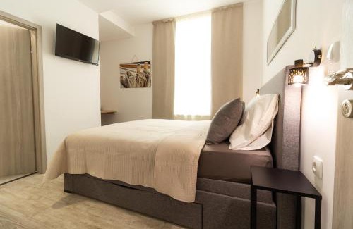 Velika Gorica House | Studioapartment Black & White