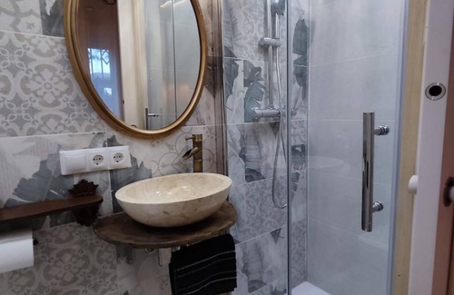 Les Roquetes Hostel | STUDIOS OR PRIVATE ROOMS