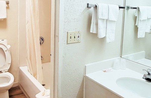 Toddville Road Hotel | Studios & Suites 4 Less Charlotte