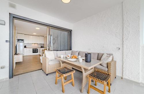 Los Gigantes Apartment | Stunning cliffs and ocean view in Los Gigantes