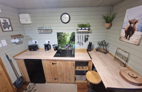 Cylch-Y-Garn Cabin | Stunning 1-Bed shepherd hut