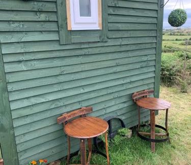 Cylch-Y-Garn House | Stunning 1-Bed shepherd hut