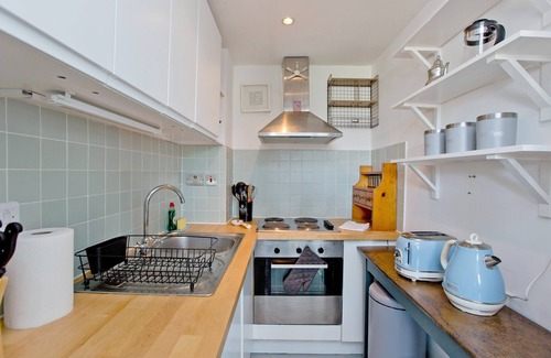 North Kensington Apartment | Stunning 1 Bedroom Apartment In Kensington