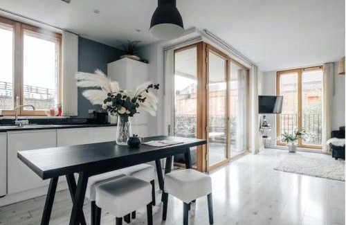 Notting Dale Apartment | Stunning 2-Bed Apt & balcony in Notting Hill