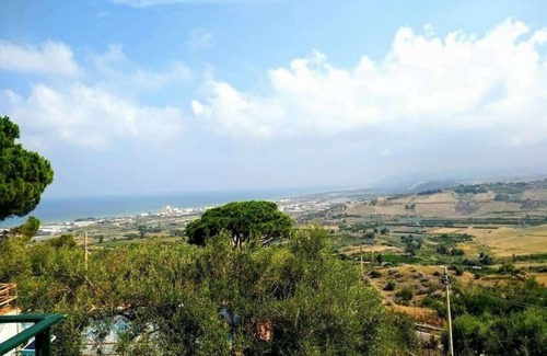 Sciara Apartment | Stunning 2 bedroom self-catering apartment with wifi and AC in Sicilia
