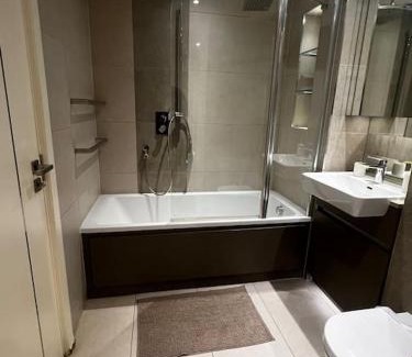 Woolwich Riverside Apartment | Stunning 2 bedroom apartment w/river view