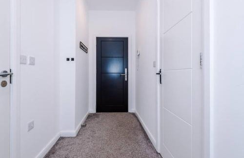 Bolton Apartment | Stunning 2-Bedroom Apartment in Bolton