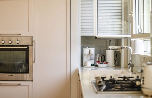 Tel Aviv Apartment | Stunning 2BR Apartment in Beeri