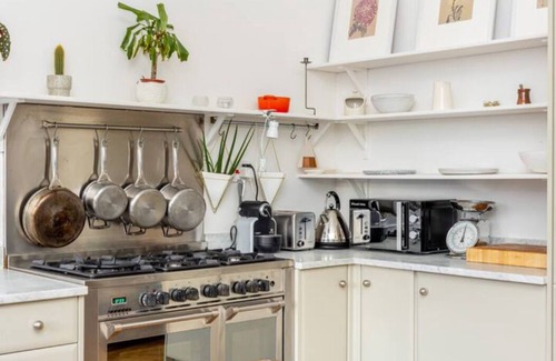 De Beauvoir Apartment | Stunning 2BR Apt w/Patio in Dalston, 2 min to Tube