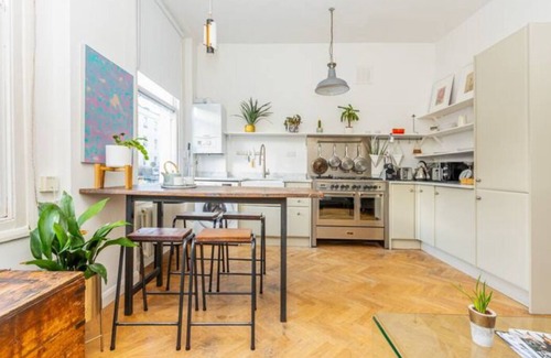 De Beauvoir Apartment | Stunning 2BR Apt w/Patio in Dalston, 2 min to Tube