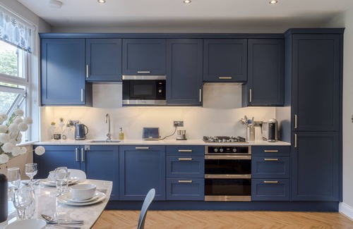 Brondesbury Apartment | Stunning 3 Bed Duplex Apartment in the Heart of West Hampstead
