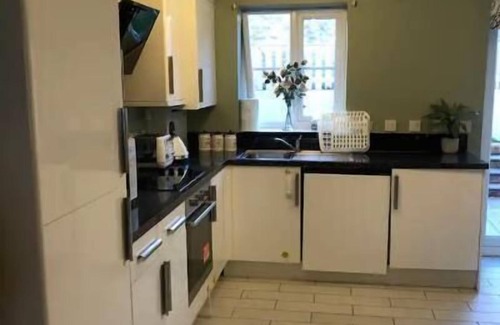 Avonmouth House | Stunning 3-Bed House in Bristol