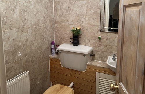 Enfield Highway House | Stunning 3-Bed House in Enfield, can sleep 10