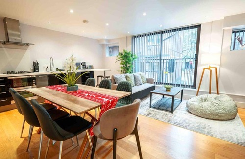 Fitzrovia House | Stunning 3-bed House in Central London