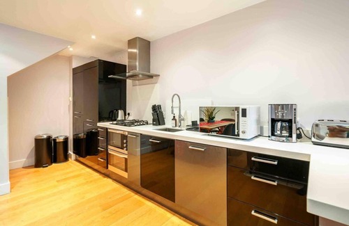 Fitzrovia House | Stunning 3-bed House in Central London