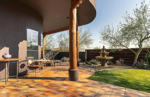 North Gateway House | Stunning 3-bedroom house with fitness room, hot tub and scenic views in Phoenix!