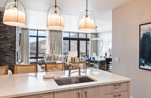 Park City Apartment | Stunning 3BR in New Deer Valley East Village Ski, Dine, and Relax! Sleeps 8, Modern Amenities