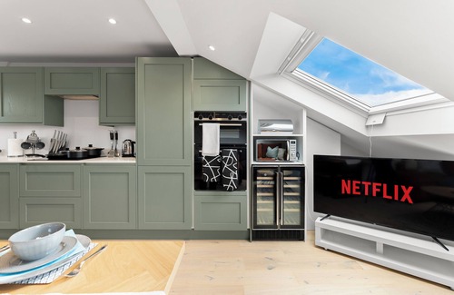 East Putney Apartment | Stunning 4 Bed in Central London - Sleeps 9