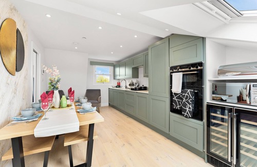 East Putney Apartment | Stunning 4 Bed in Central London - Sleeps 9
