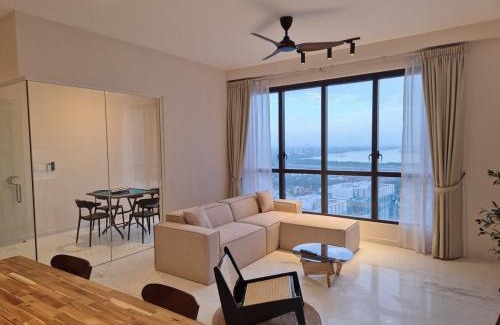 Taman Abad Apartment | Stunning 4BR Sky Retreat 42nd Floor View Sleep 8