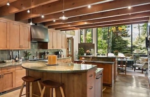 Aspen House | Stunning 5 Bedroom 7 bath home in Aspen!