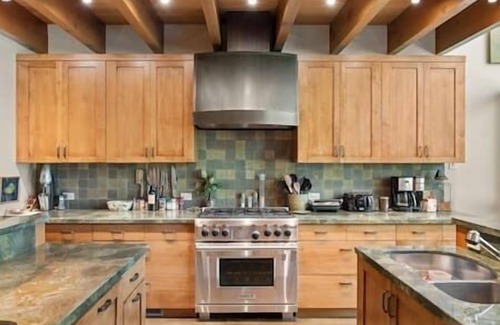 Aspen House | Stunning 5 Bedroom 7 bath home in Aspen!