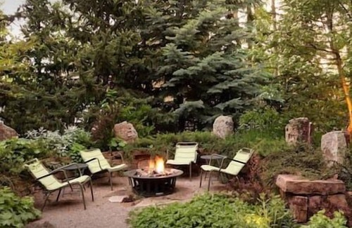 Aspen House | Stunning 5 Bedroom 7 bath home in Aspen!