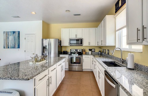 Legacy Park Villa | Stunning 5BR Villa with Pool, Spa & Quick Disney Access