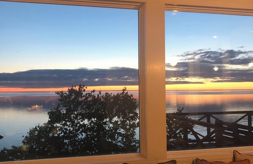 Harbor Springs House | Stunning 6000 sq. ft. Lake Mi contemporary home set on 31/2 acres of sandy beach