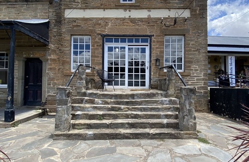 Upper Wakefield Apartment | Stunning and Spacious Loft-Style Apartment in Historic Auburn