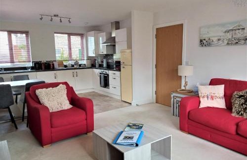 Saint Austell Bay Apartment | Stunning Apartment, balconies, private beach, coast path