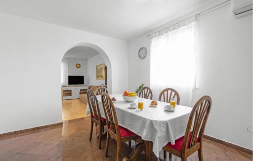Skradin Apartment | Stunning Apartment In Dubravice