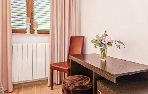 Opric Apartment | Stunning Apartment In Lovran With Wifi