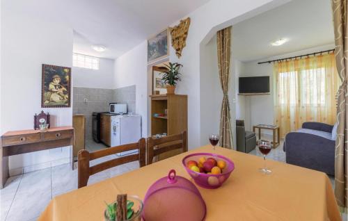 Peruski Apartment | Stunning Apartment In Marcana
