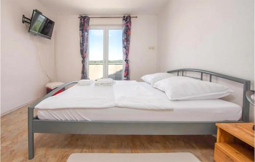 Turanj Apartment | Stunning Apartment In Turanj With Wifi