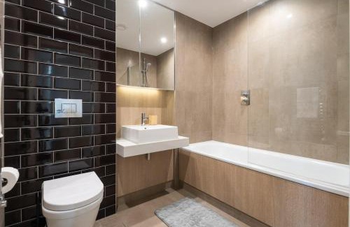Wembley Park Apartment | Stunning Apartment with Private Terrace