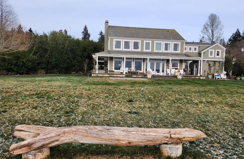 Bainbridge Island House | Stunning Bainbridge Beach House