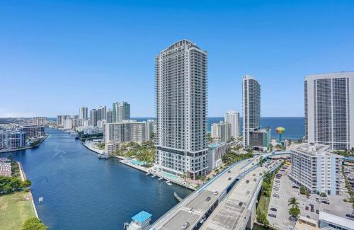 Hallandale Beach House | Stunning Beach Resort Large 4BR 3BA Condo 24 FL