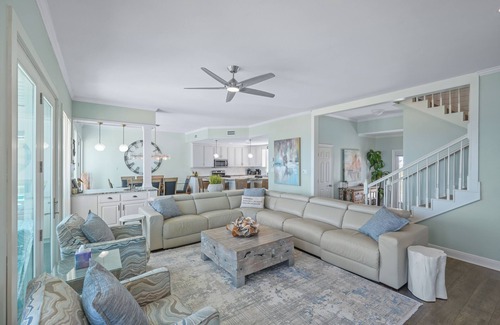 Gulf Shores House | Stunning Beachfront Private Remodeled Game Room 5BR 200+5-Star Reviews