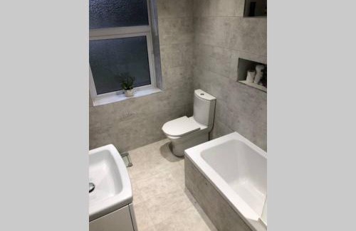 Wirral Apartment | Stunning Bebington Maisonette - large private drive and entrance, good transport links