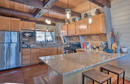 Tollgate Canyon Cabin | Stunning Cabin Retreat < 16 Mi to Park City!