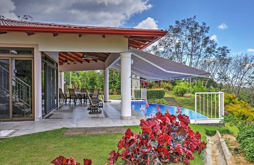 Ciudad Cortes House | Stunning Casa de la Roca House with Infinity Pool!
